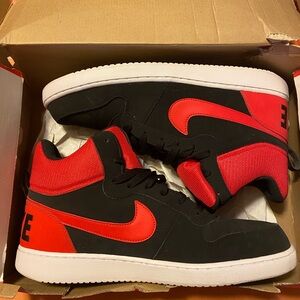 Nike court, excellent condition Men’s size 13